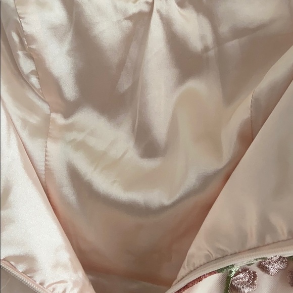 NWT Chi Chi London Floral Dress - Picture 10 of 10